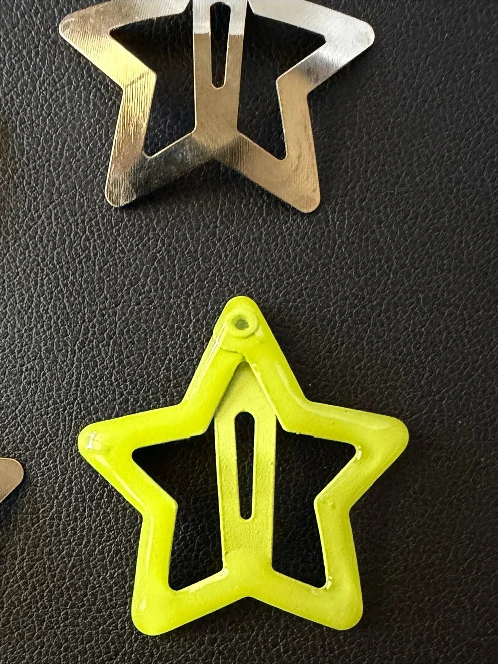 5 Goth Snap Metal Hair Clips Barrettes ~2 Glow in the Dark Green Stars, 3 Silver